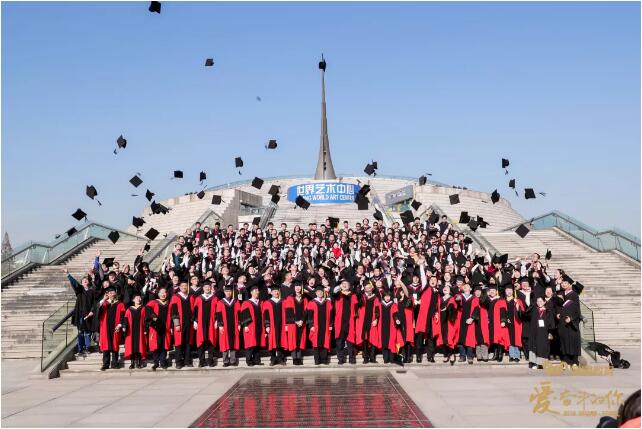 前所未有！奧鵬教育誠(chéng)邀15所高校院長(zhǎng)為畢業(yè)生撥穗正冠！