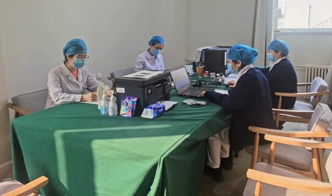 致敬！北京高校里“逆行”的白衣天使