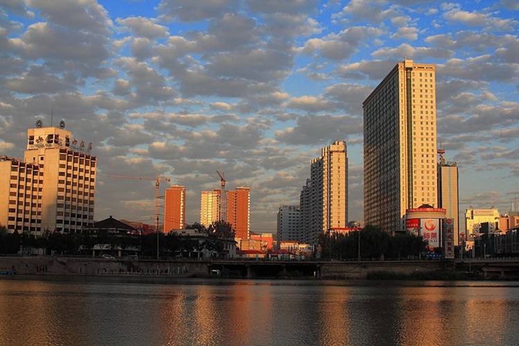 電子科技大學(xué)網(wǎng)絡(luò)教育學(xué)費(fèi)是多少？報(bào)名要什么條件？