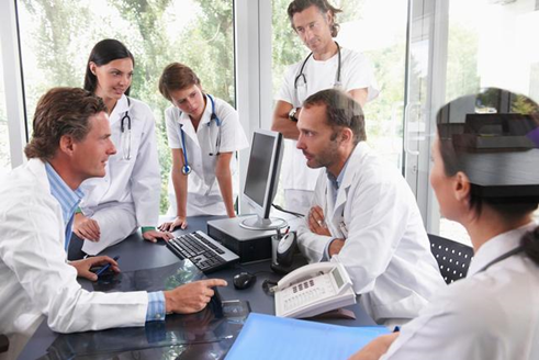 越老越吃香的4個專業(yè)，就業(yè)前景好、崗位多，考證后工資翻倍漲