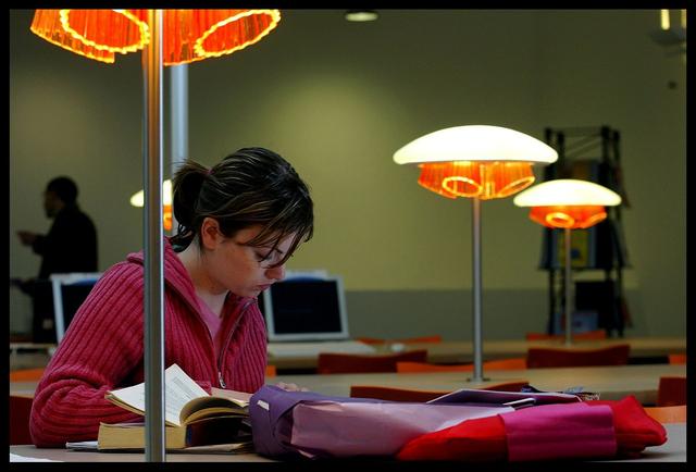 哈佛學霸秘訣：莫要深陷“題海戰(zhàn)術(shù)”，精練深思是關(guān)鍵