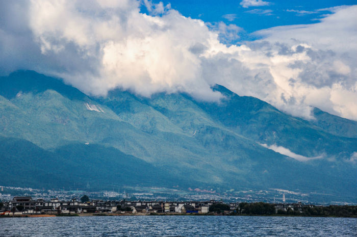 對(duì)外經(jīng)濟(jì)貿(mào)易大學(xué)專升本考什么？