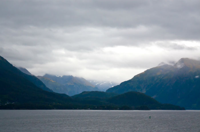 對外經(jīng)濟(jì)貿(mào)易大學(xué)網(wǎng)絡(luò)教育的入學(xué)測試內(nèi)容涉及哪些科目？