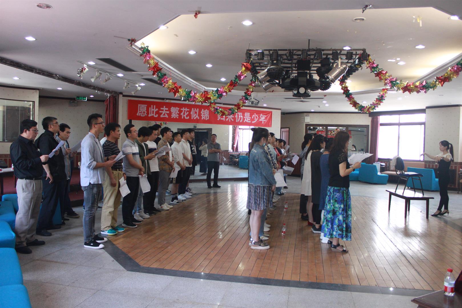 學(xué)院榮獲慶祝“百年紅船頌 七秩遠(yuǎn)航歌”大型主題合唱比賽一等獎